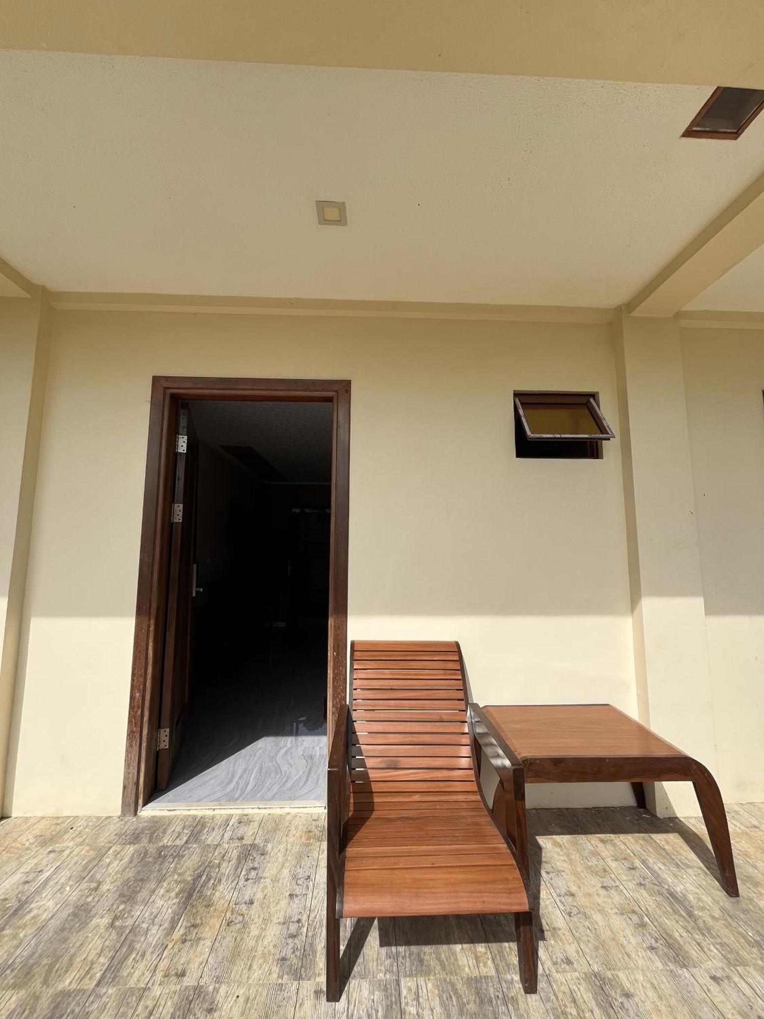 On Board Lifestyle Panglao Resort Экстерьер фото