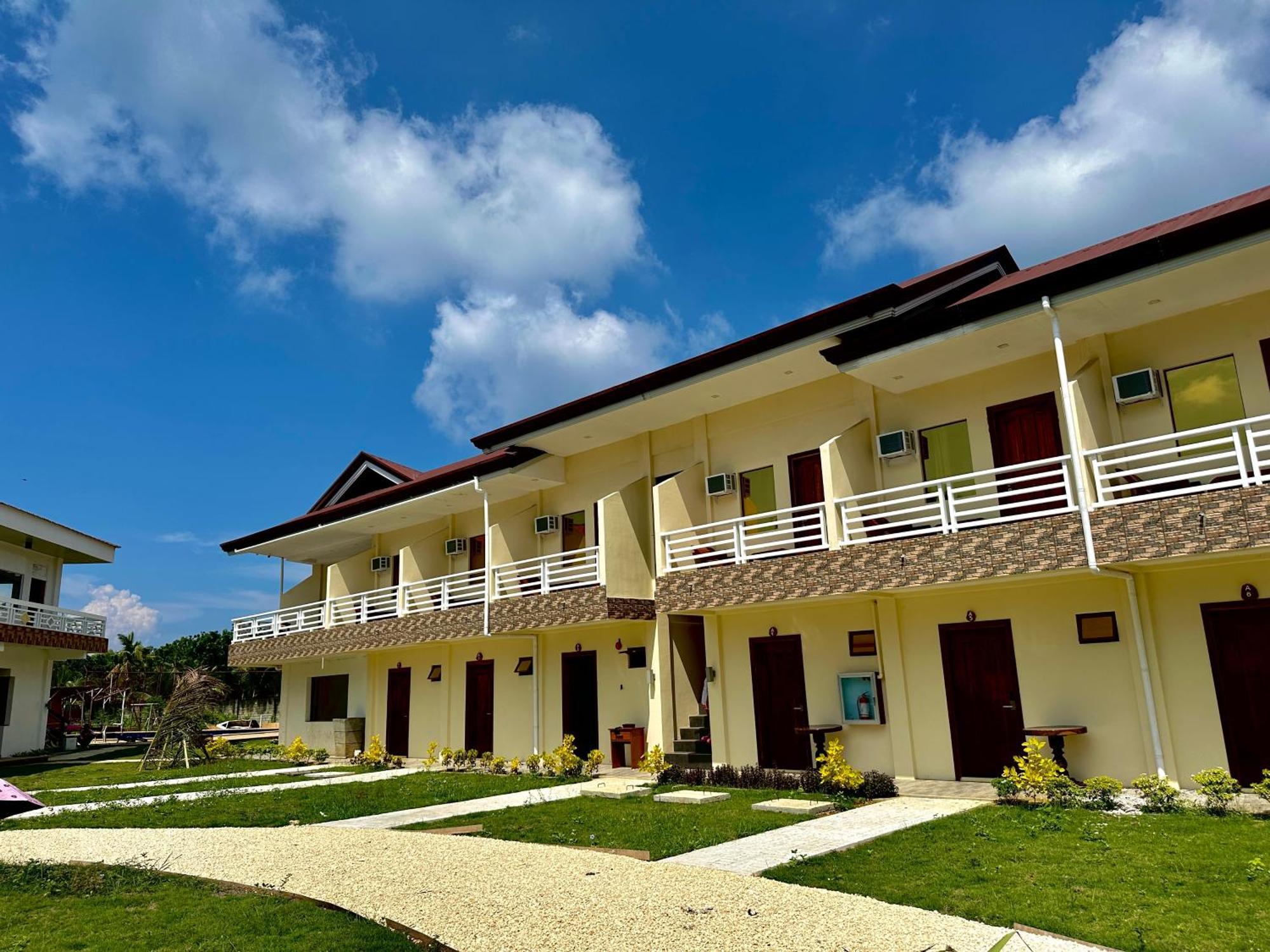 On Board Lifestyle Panglao Resort Экстерьер фото