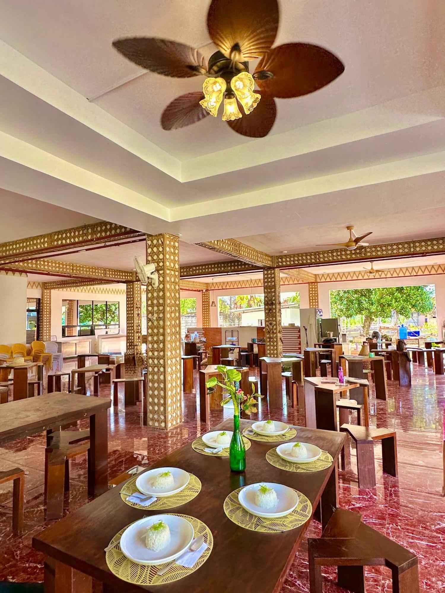 On Board Lifestyle Panglao Resort Экстерьер фото