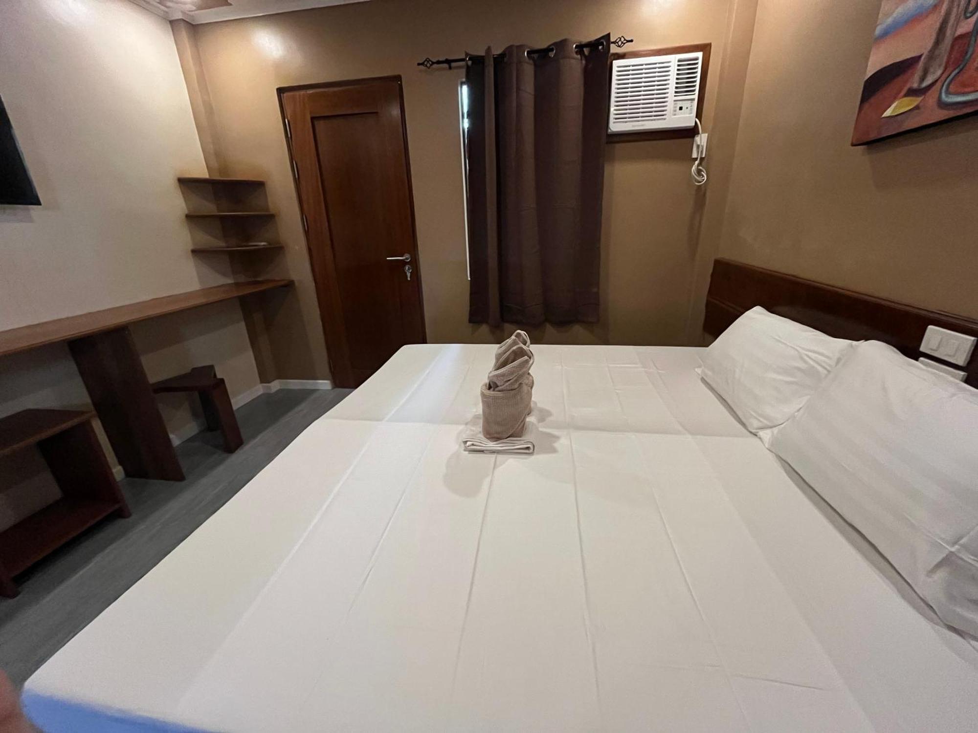 On Board Lifestyle Panglao Resort Экстерьер фото